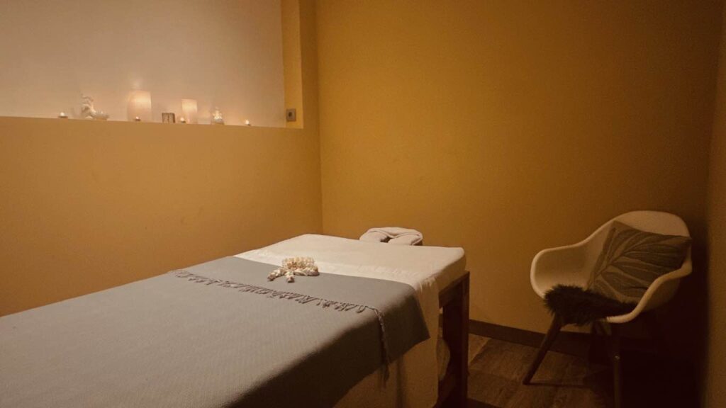 Camilla preparada en una sala de Prime Thai Massage en Collado Villalba